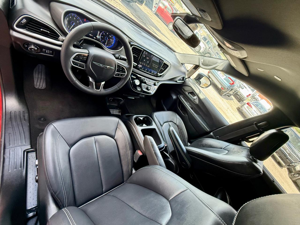 Chrysler Pacifica Select 2025