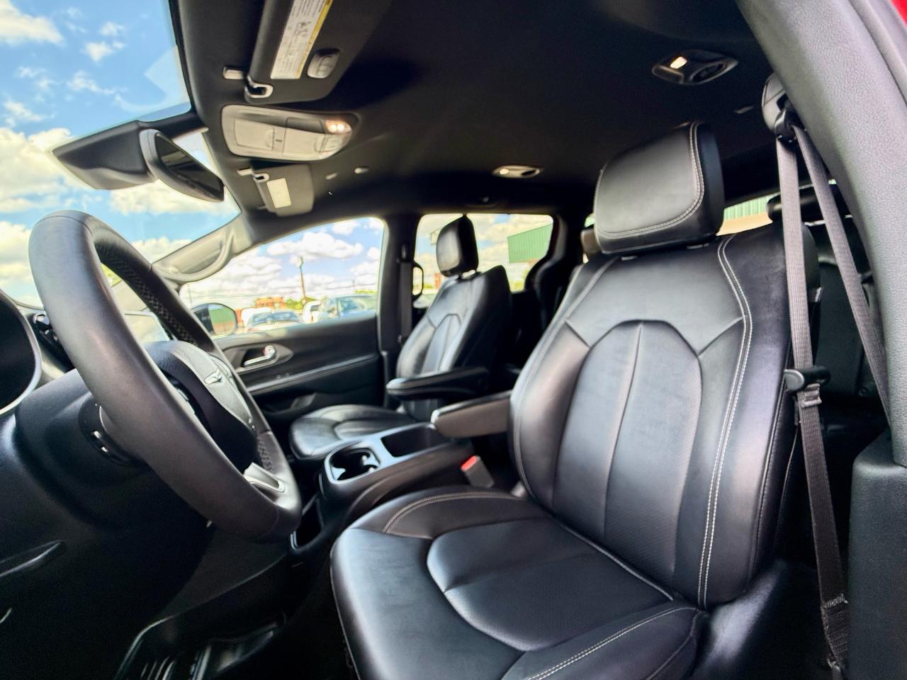 Chrysler Pacifica Select 2025