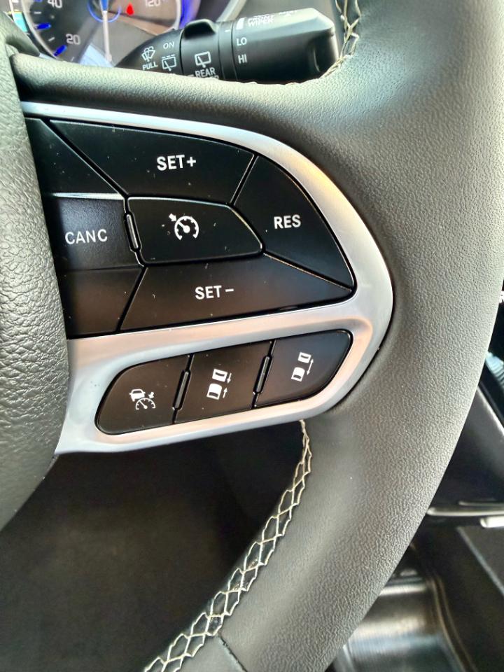 Chrysler Pacifica Select 2025