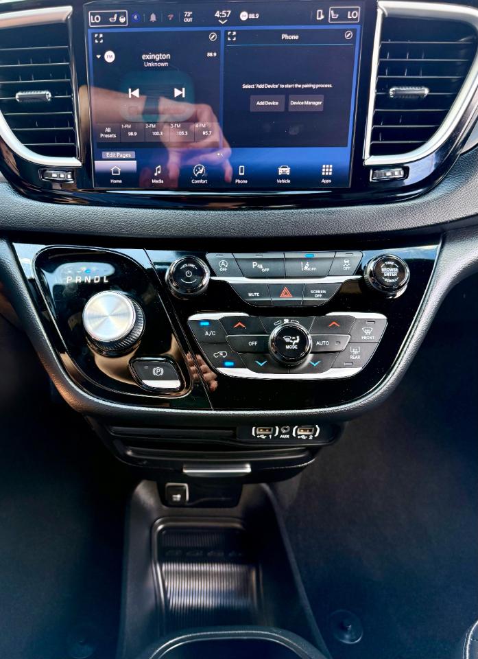 Chrysler Pacifica Select 2025