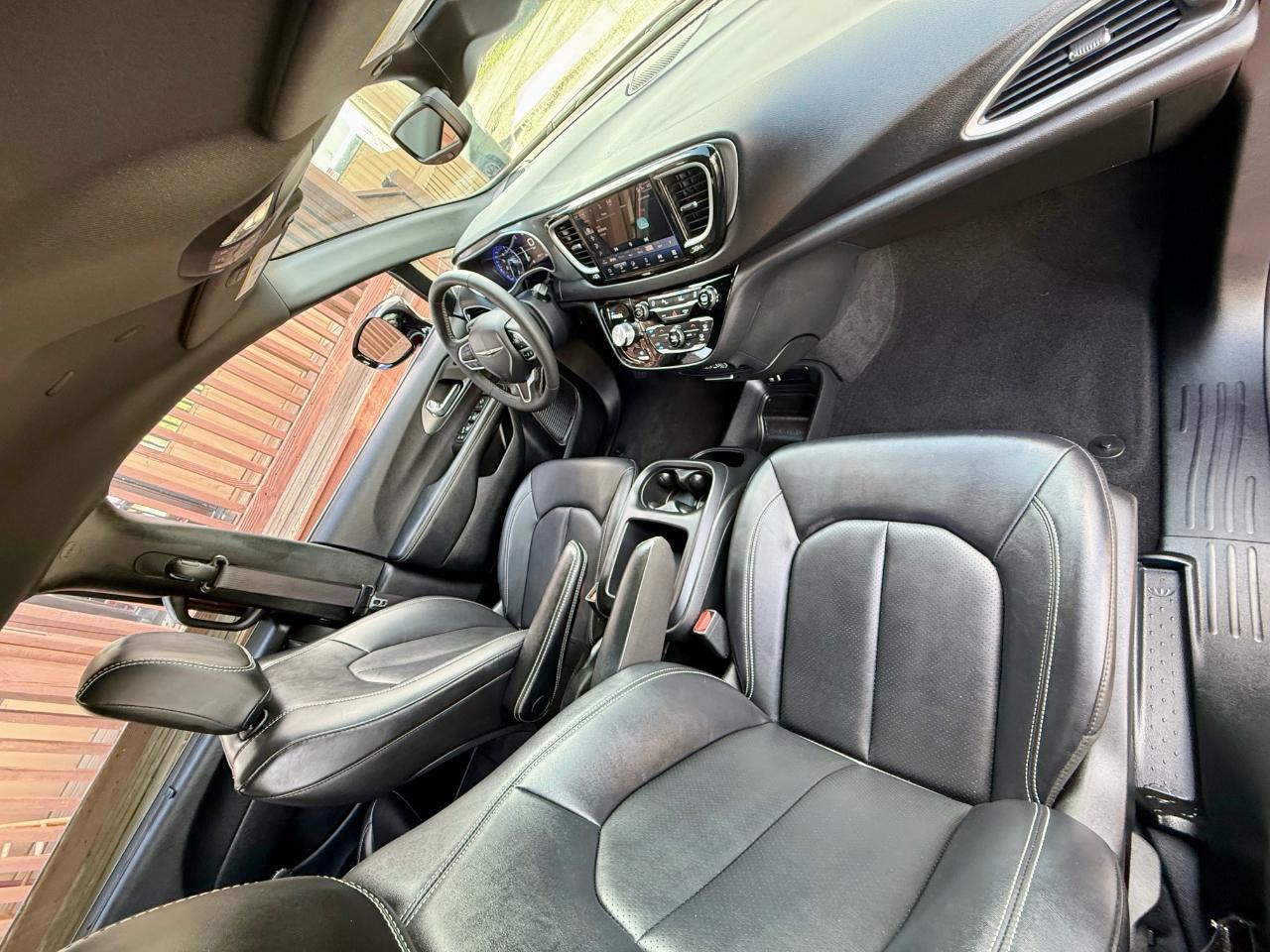 Chrysler Pacifica Select 2025