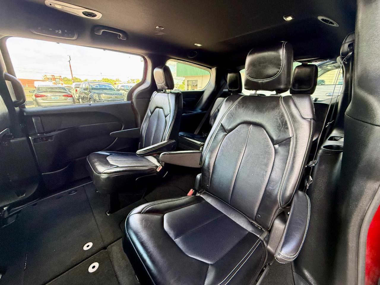Chrysler Pacifica Select 2025