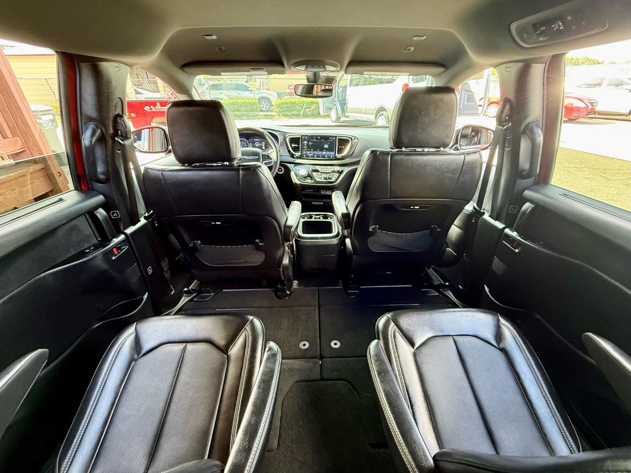 Chrysler Pacifica Select 2025