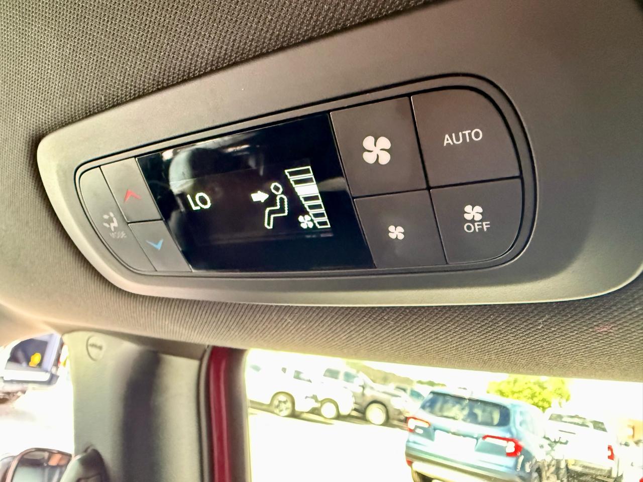 Chrysler Pacifica Select 2025