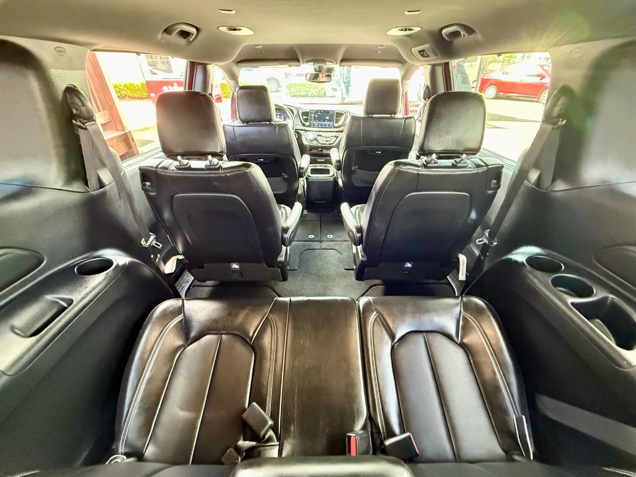 Chrysler Pacifica Select 2025