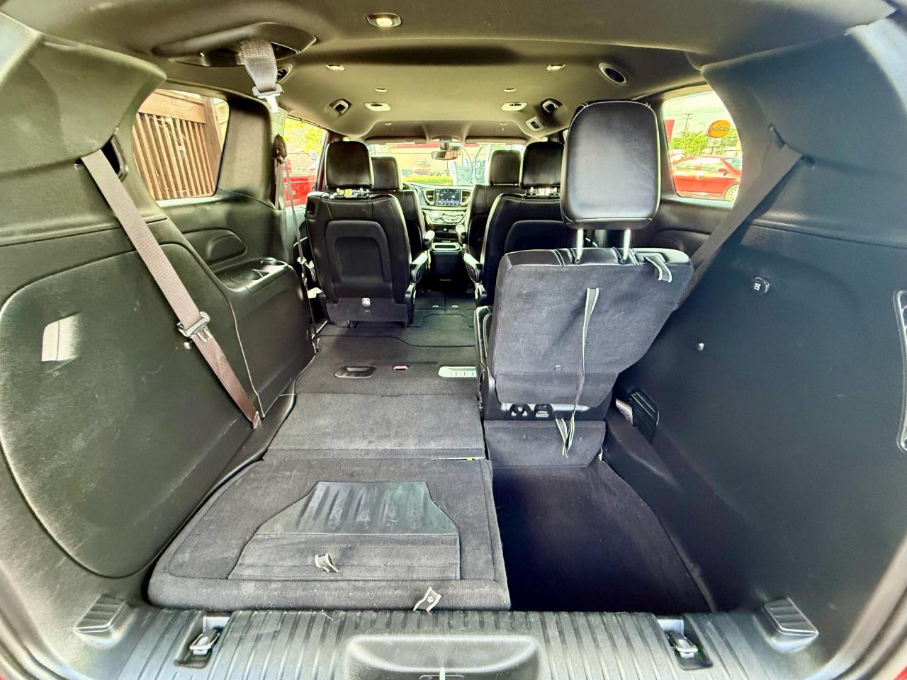 Chrysler Pacifica Select 2025