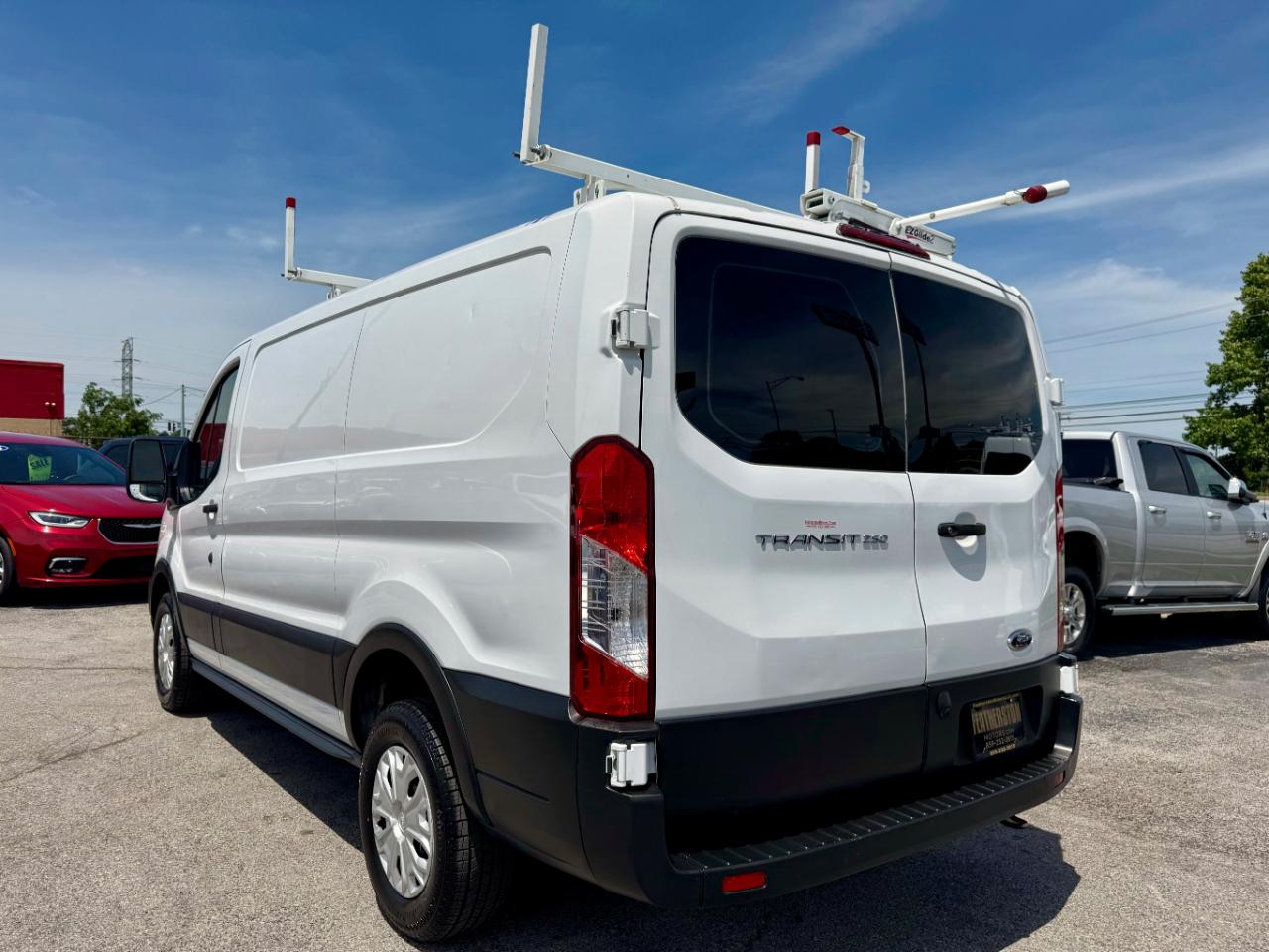 Ford Transit 250 Van Low Roof w/Sliding Pass. 130-in. WB 2020