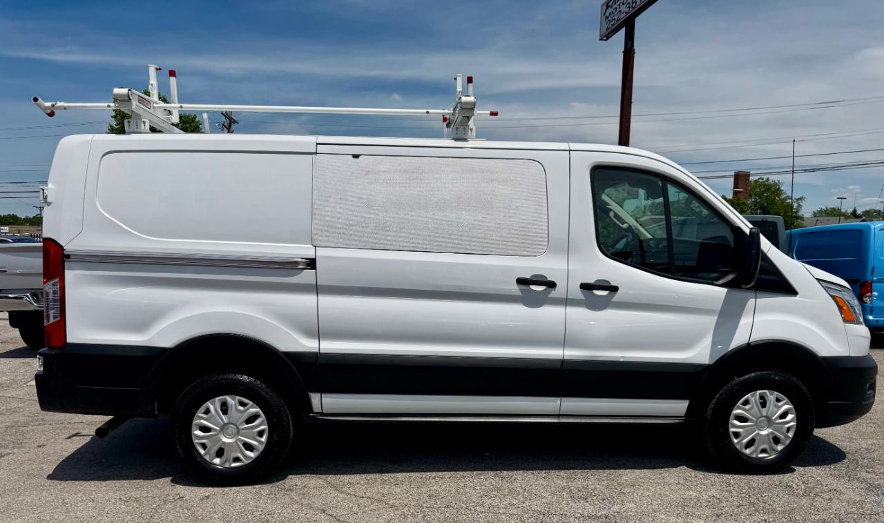 Ford Transit 250 Van Low Roof w/Sliding Pass. 130-in. WB 2020