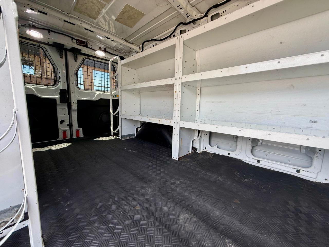 Ford Transit 250 Van Low Roof w/Sliding Pass. 130-in. WB 2020