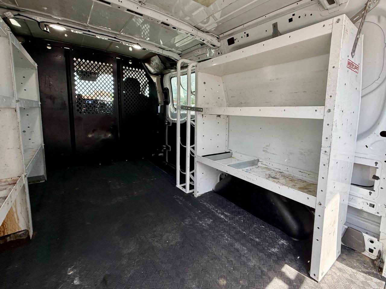 Ford Transit 250 Van Low Roof w/Sliding Pass. 130-in. WB 2020