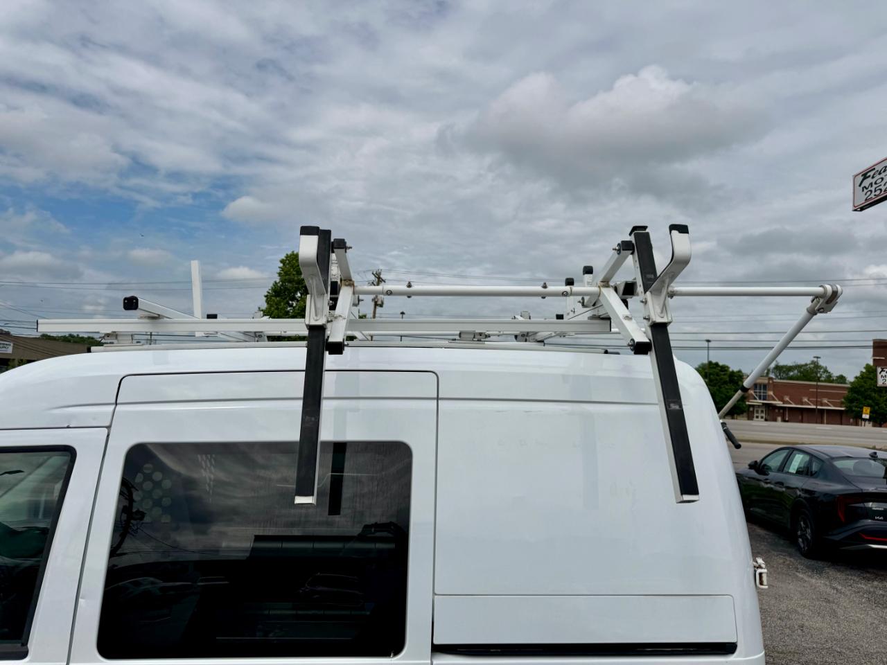 Ford Transit Connect XLT with Side and Rear Door Glass 2012