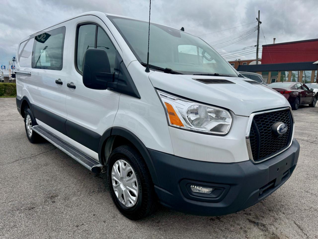 Ford Transit 250 Van Low Roof w/Sliding Pass. 130-in. WB 2021