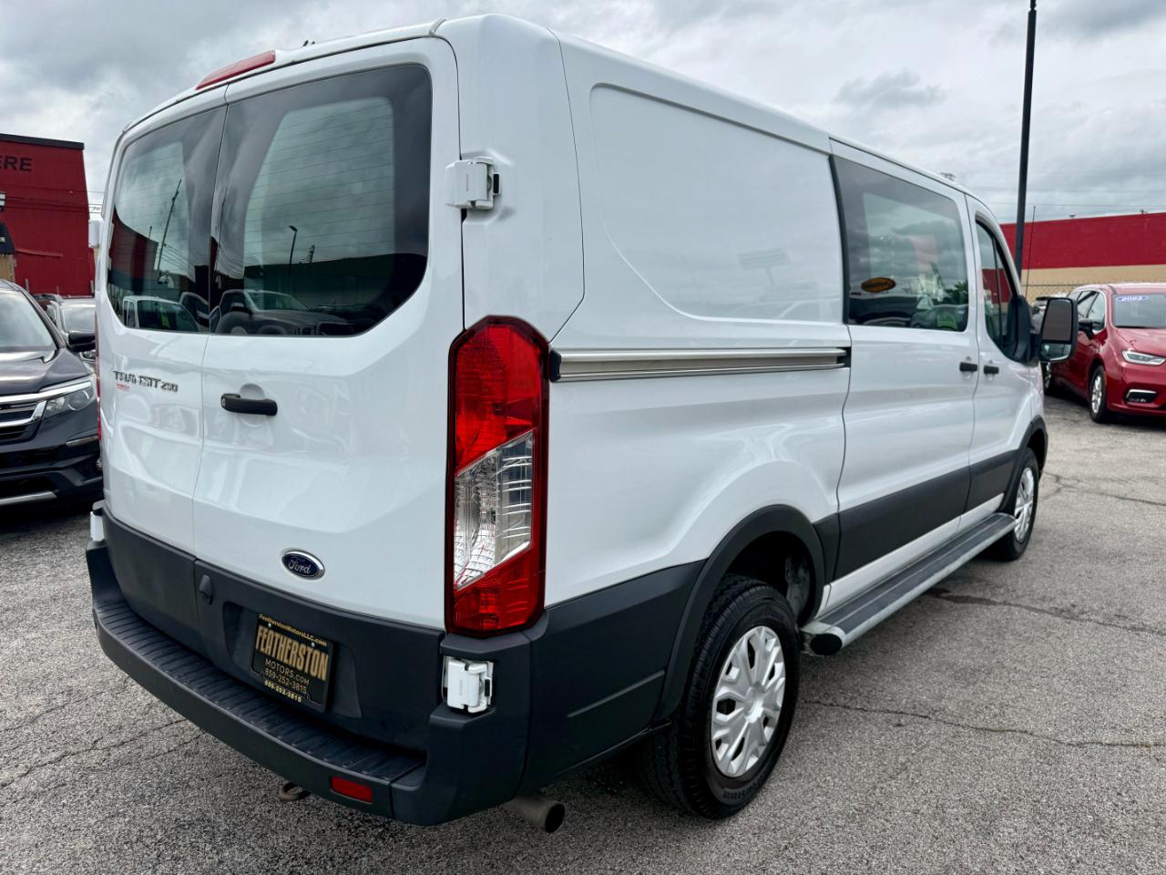 Ford Transit 250 Van Low Roof w/Sliding Pass. 130-in. WB 2021