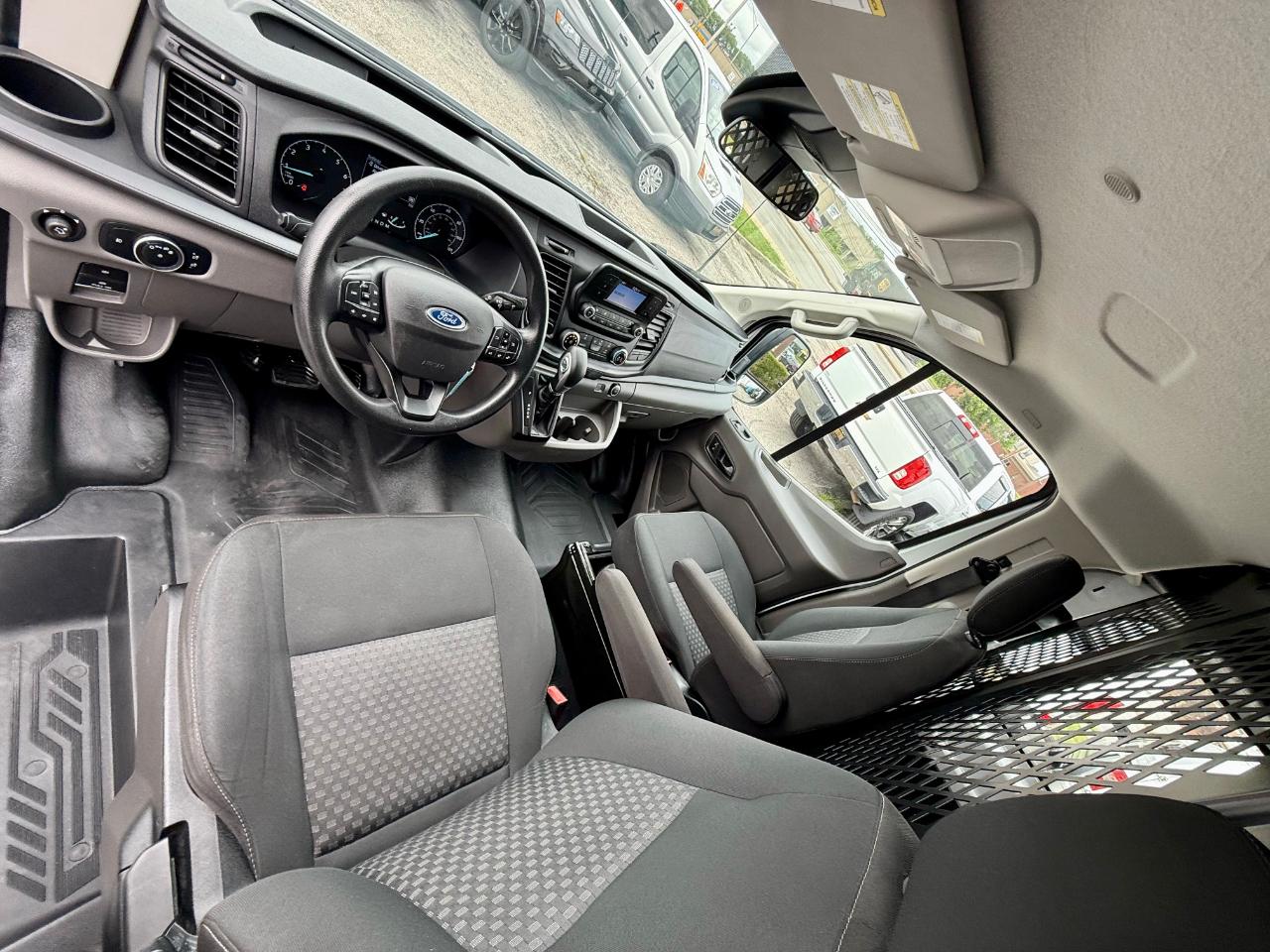 Ford Transit 250 Van Low Roof w/Sliding Pass. 130-in. WB 2021