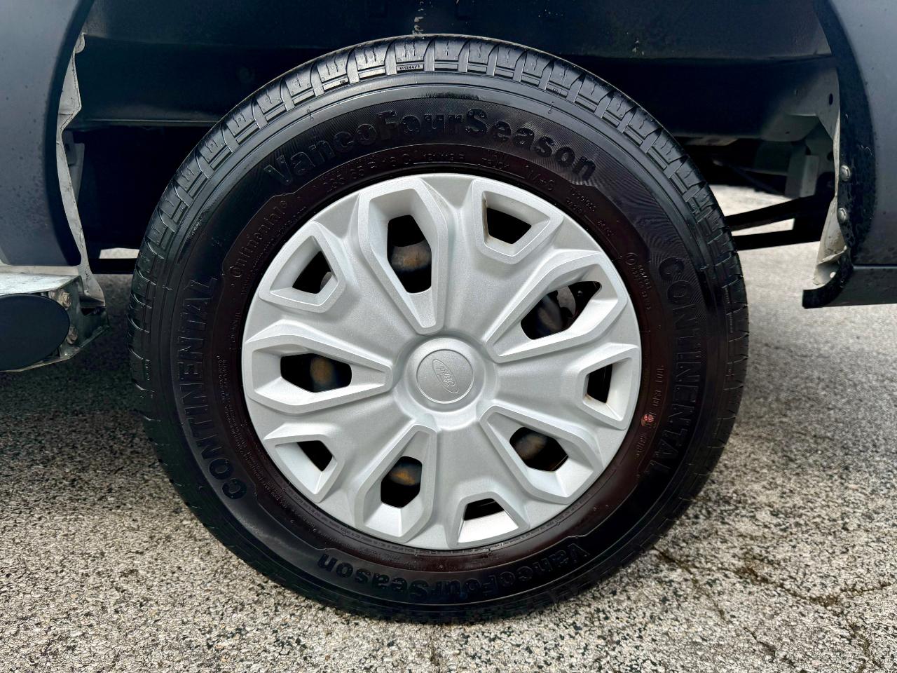 Ford Transit 250 Van Low Roof w/Sliding Pass. 130-in. WB 2021