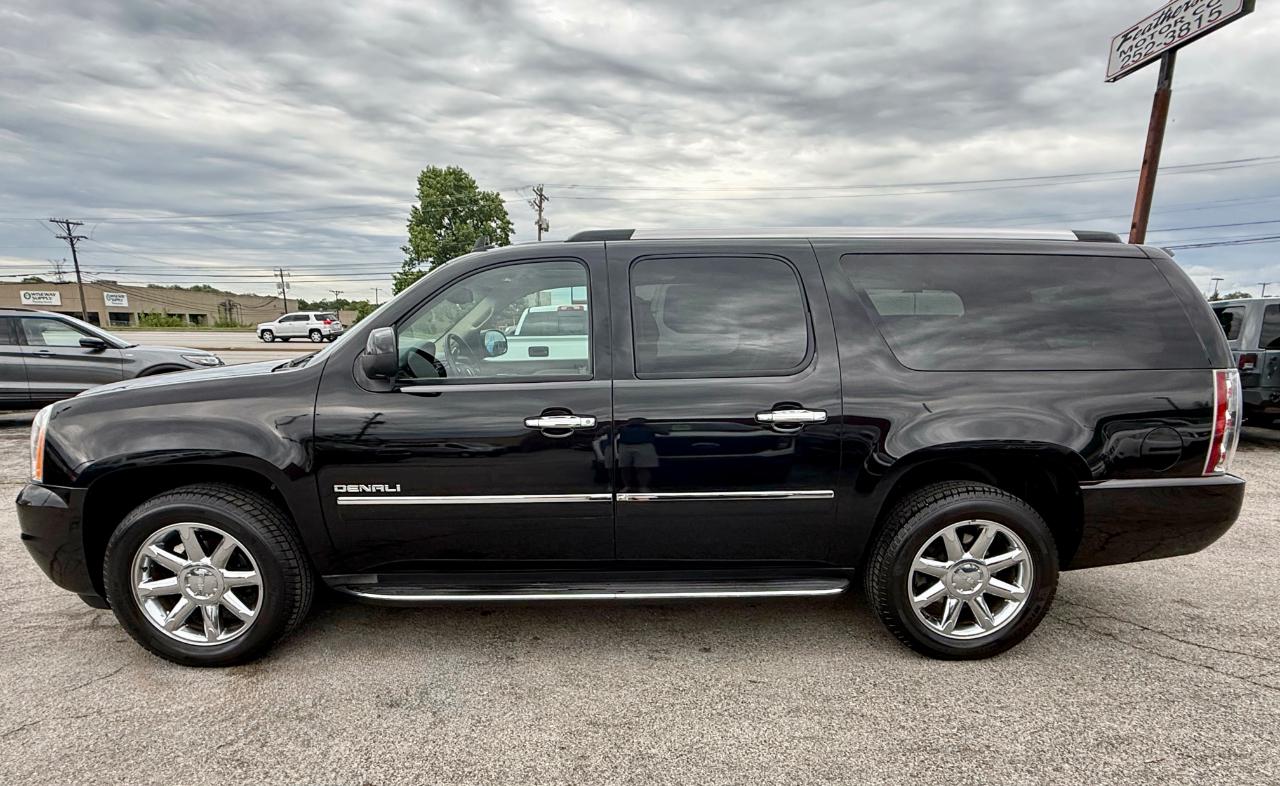 GMC Yukon Denali XL AWD 2010