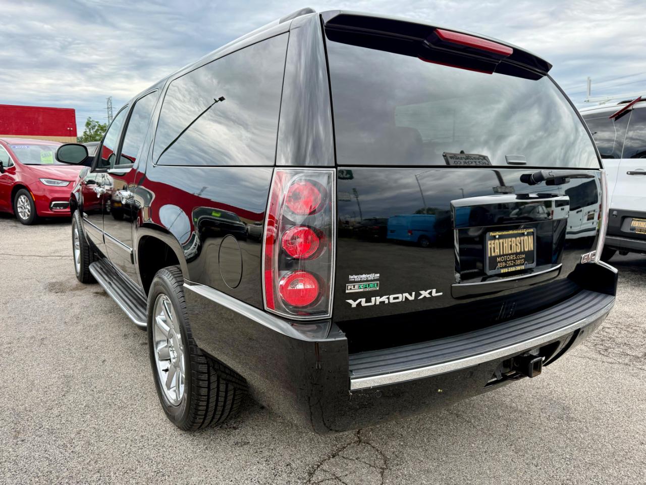 GMC Yukon Denali XL AWD 2010