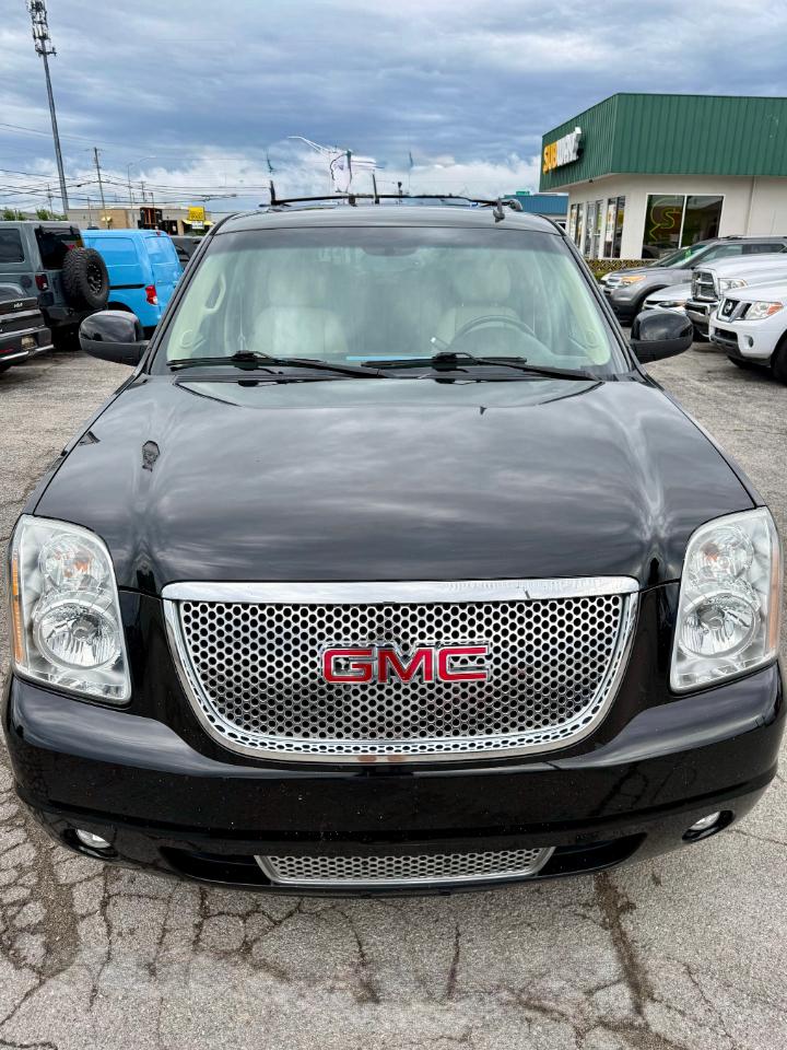 GMC Yukon Denali XL AWD 2010
