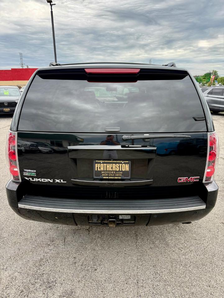 GMC Yukon Denali XL AWD 2010