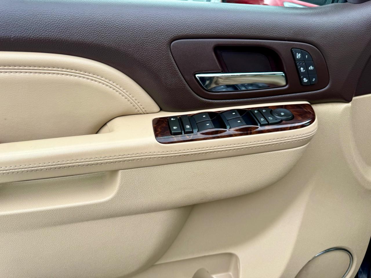 GMC Yukon Denali XL AWD 2010