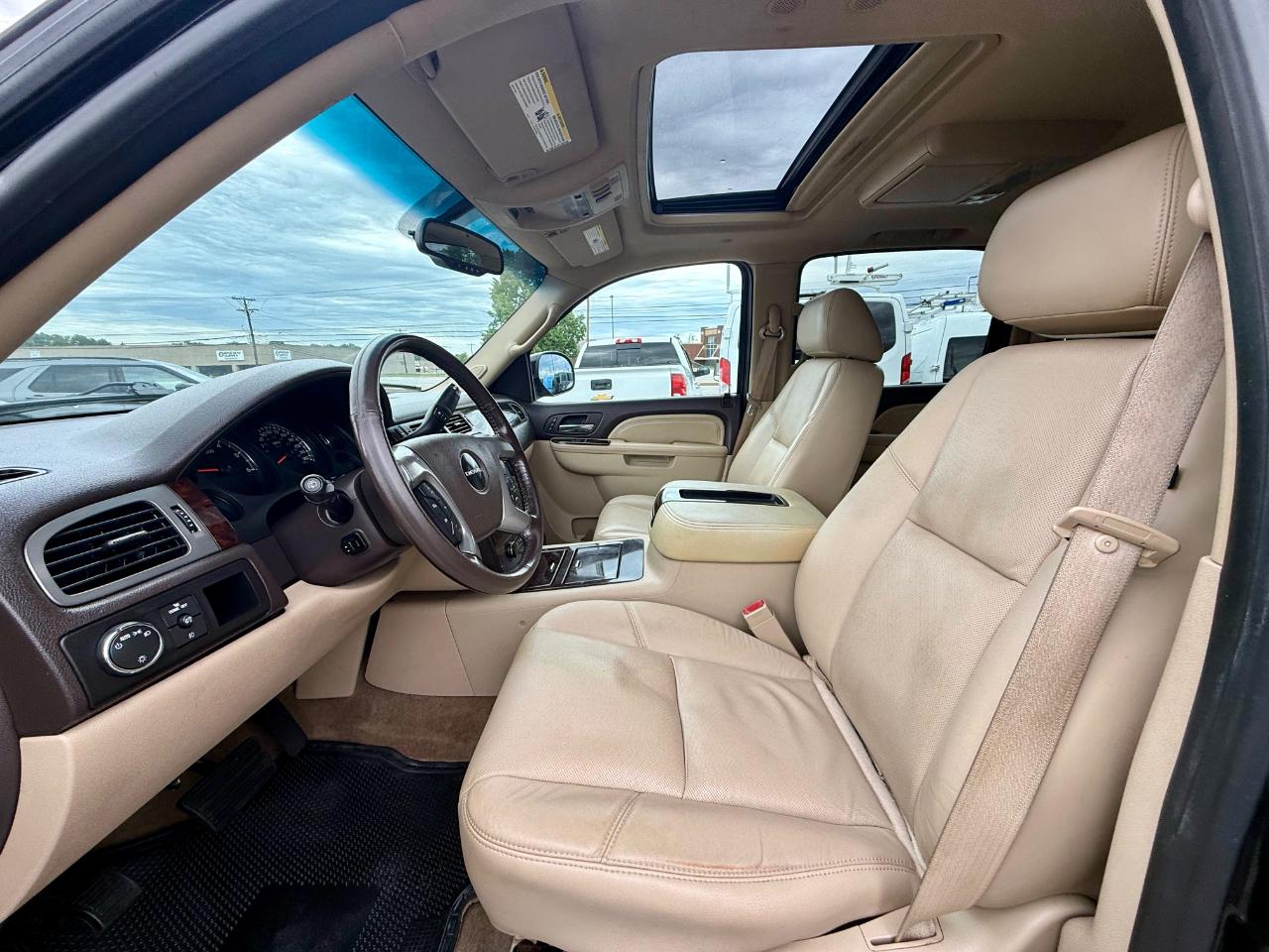 GMC Yukon Denali XL AWD 2010