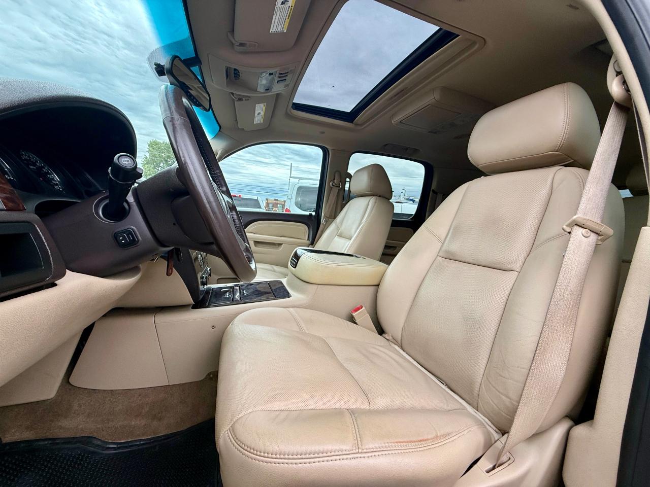 GMC Yukon Denali XL AWD 2010