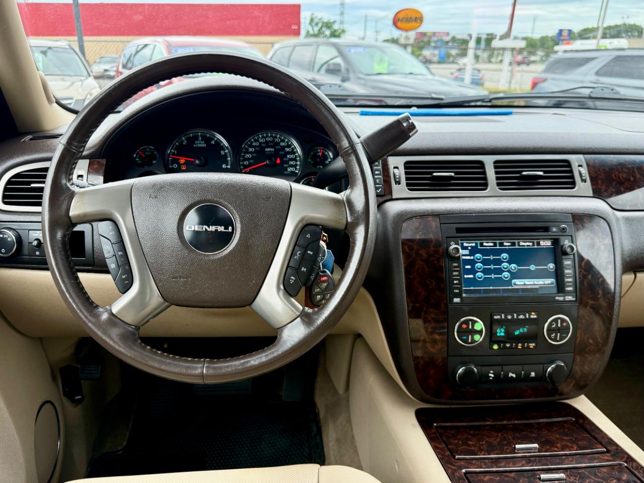 GMC Yukon Denali XL AWD 2010
