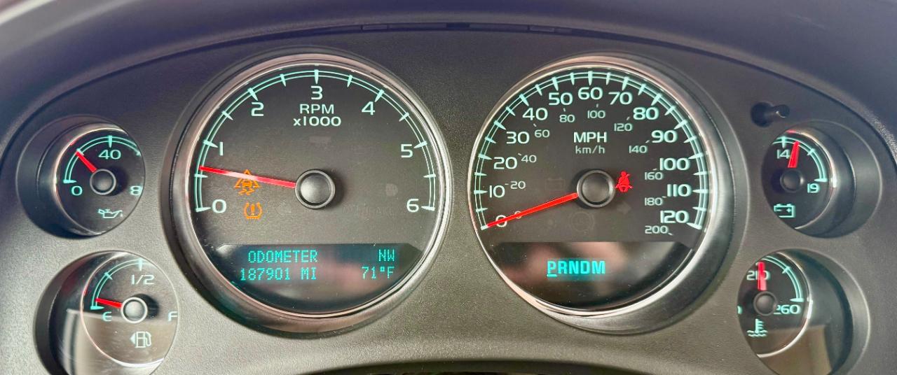 GMC Yukon Denali XL AWD 2010