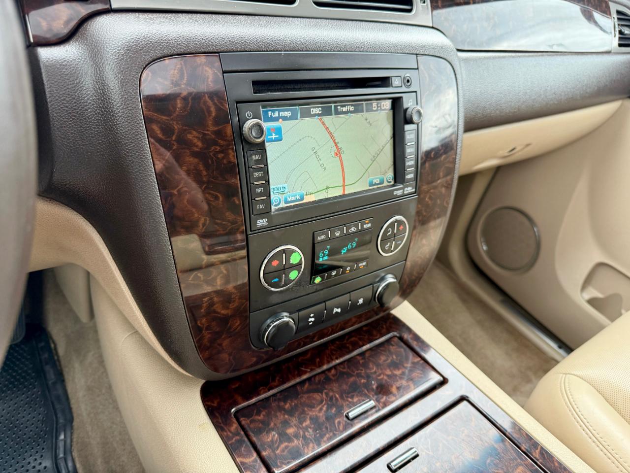 GMC Yukon Denali XL AWD 2010