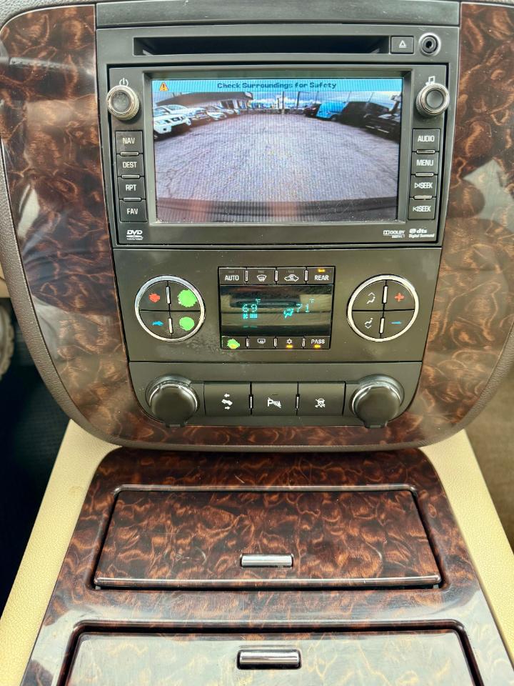 GMC Yukon Denali XL AWD 2010