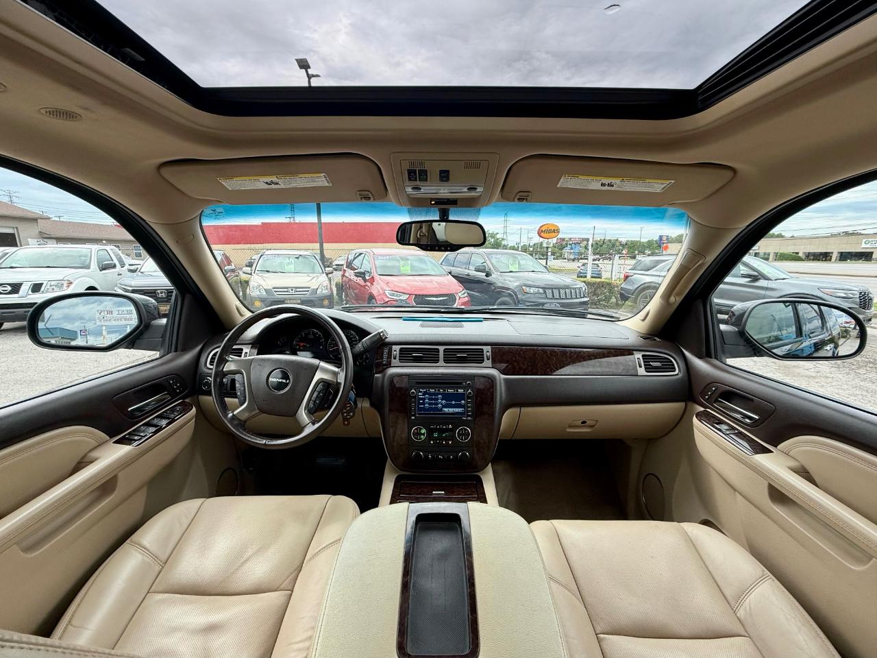 GMC Yukon Denali XL AWD 2010