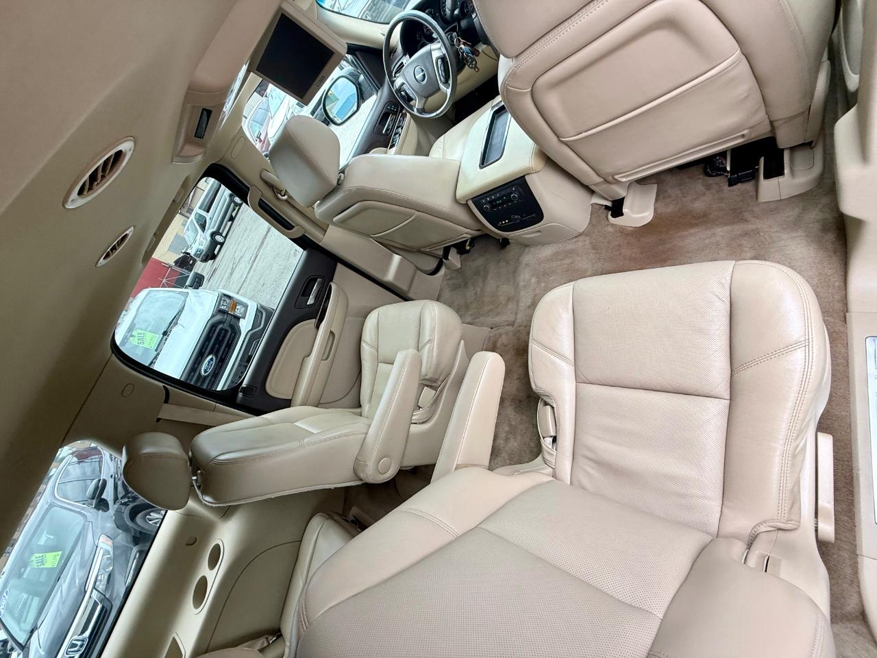 GMC Yukon Denali XL AWD 2010