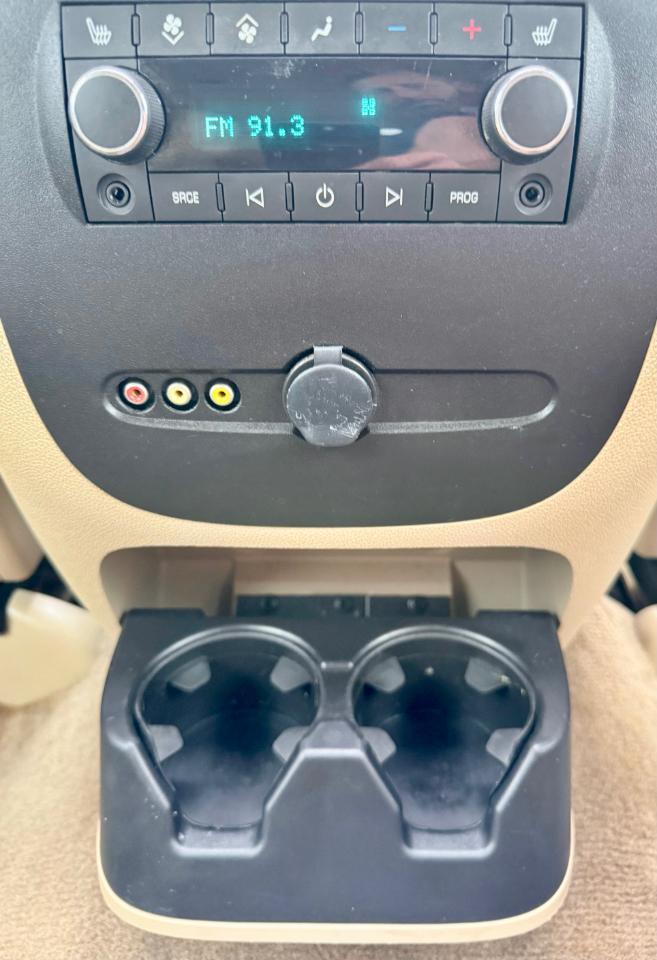 GMC Yukon Denali XL AWD 2010
