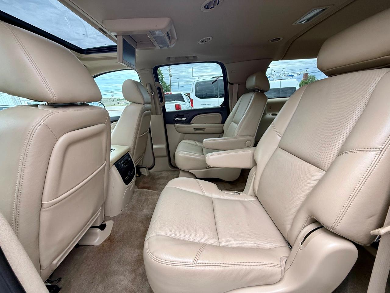 GMC Yukon Denali XL AWD 2010