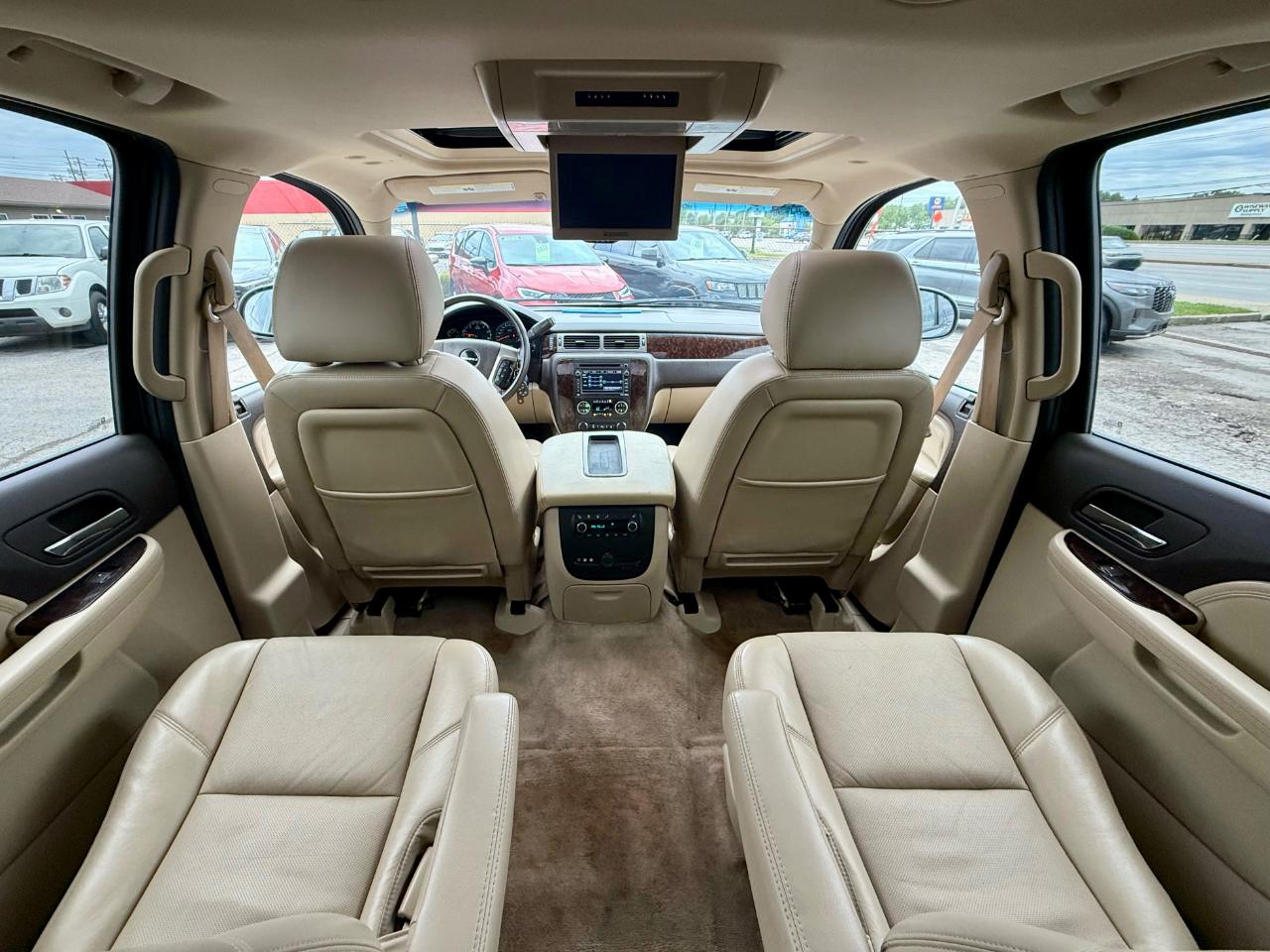 GMC Yukon Denali XL AWD 2010