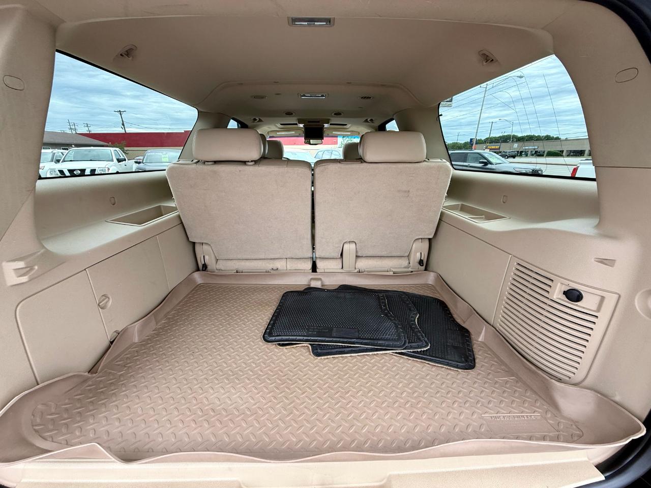 GMC Yukon Denali XL AWD 2010