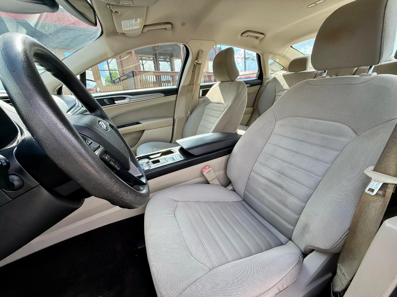 Ford Fusion Hybrid SE 2019