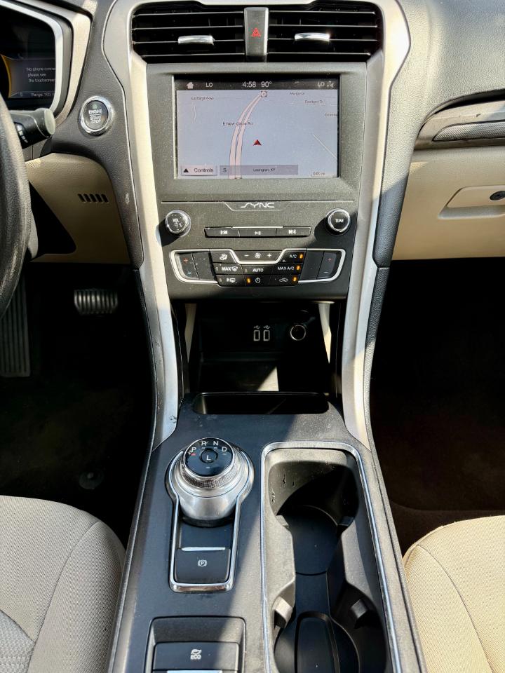 Ford Fusion Hybrid SE 2019