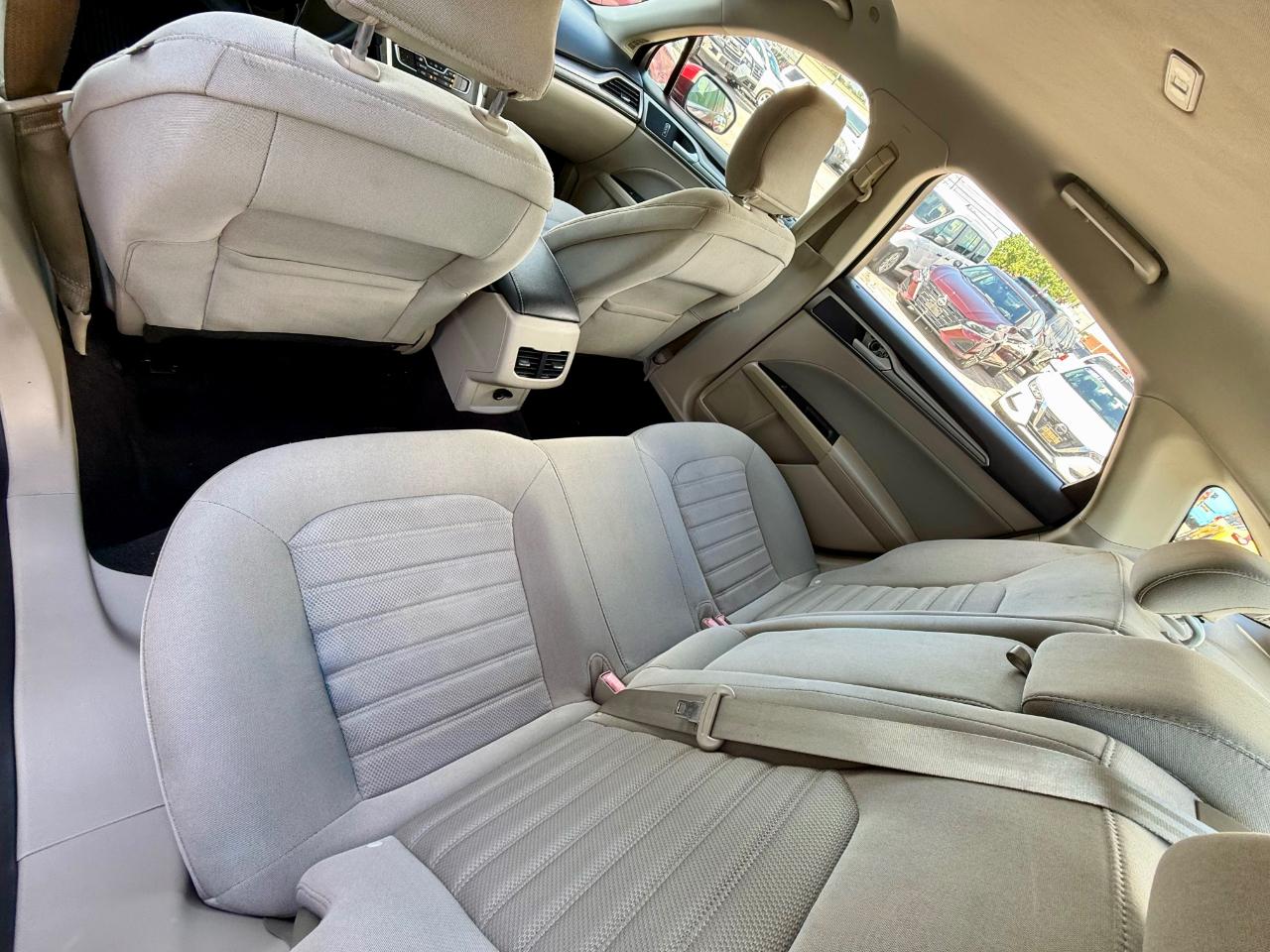 Ford Fusion Hybrid SE 2019