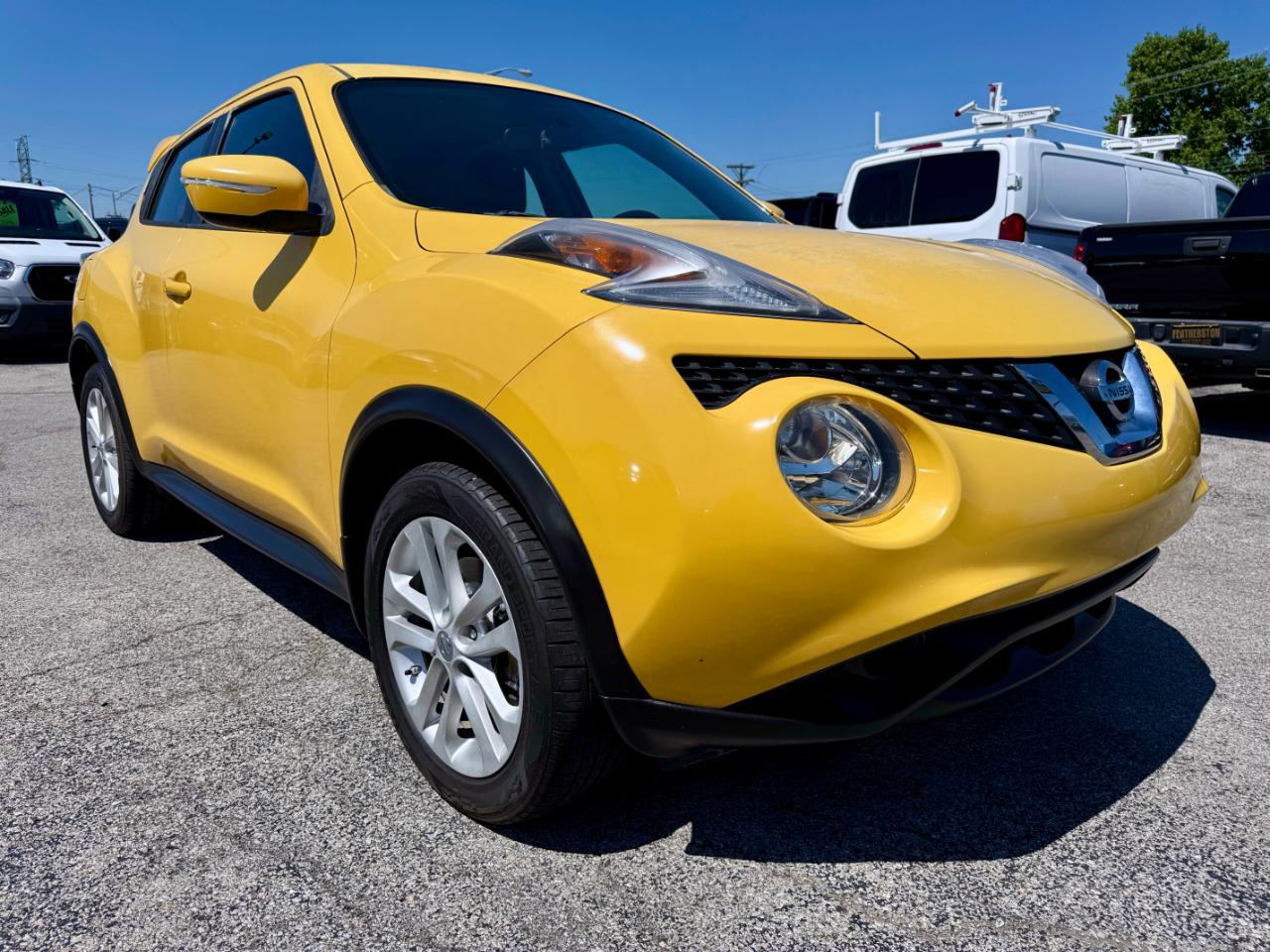 Nissan Juke S 4D Hatchback 2015