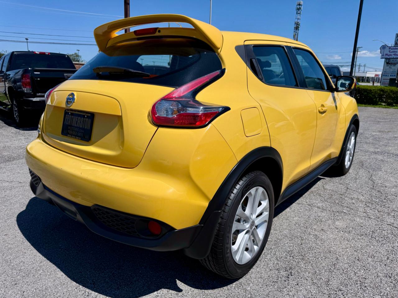 Nissan Juke S 4D Hatchback 2015
