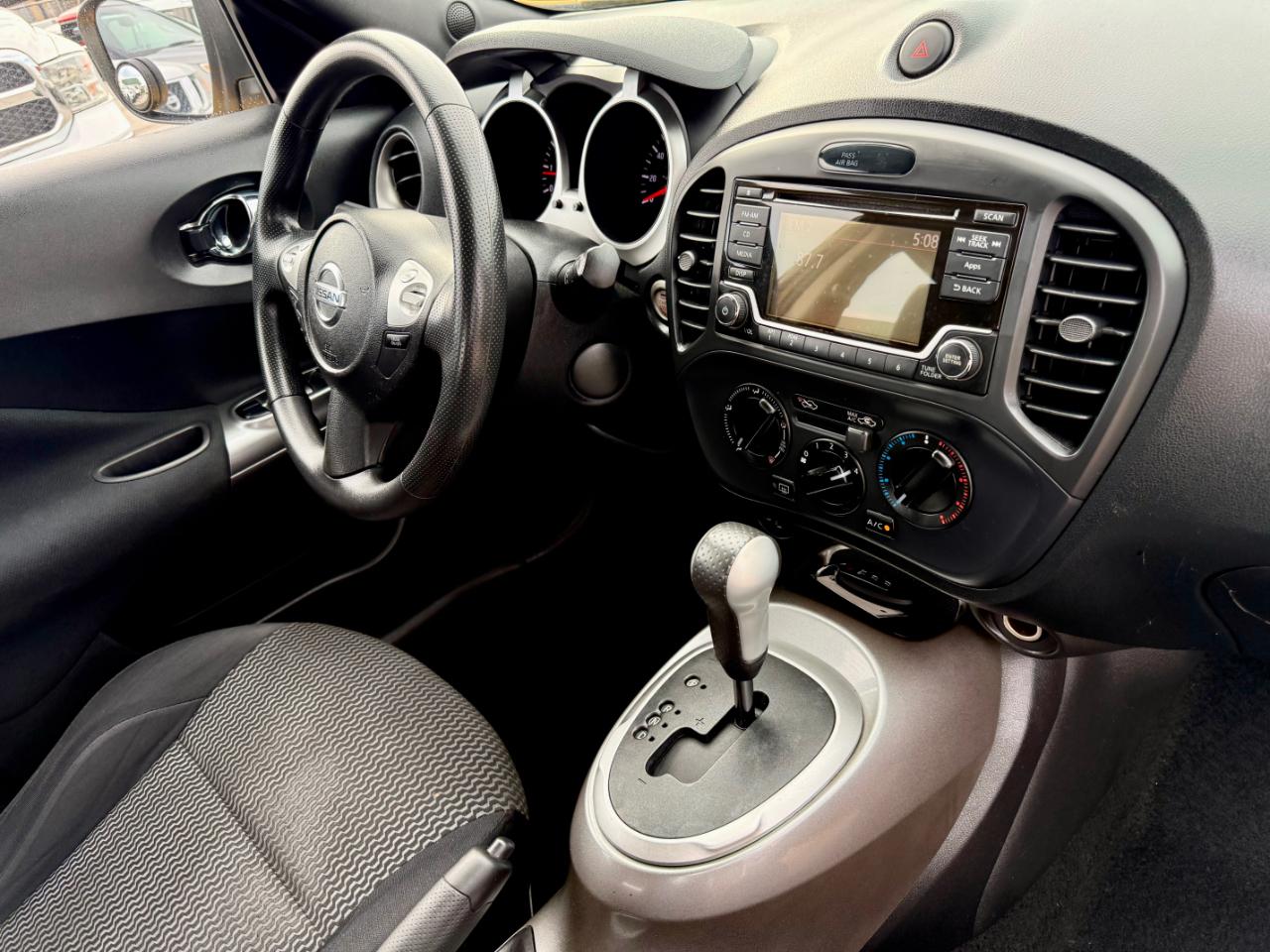 Nissan Juke S 4D Hatchback 2015