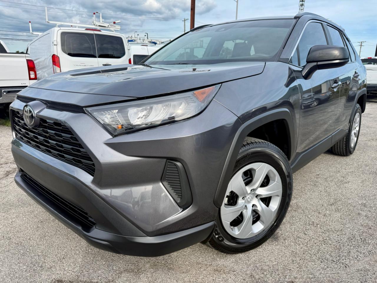 Toyota RAV4 LE 2021