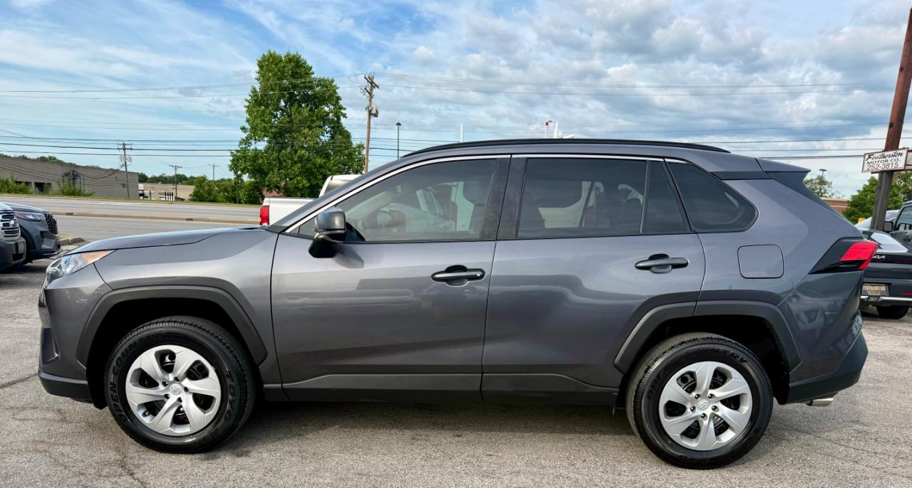 Toyota RAV4 LE 2021