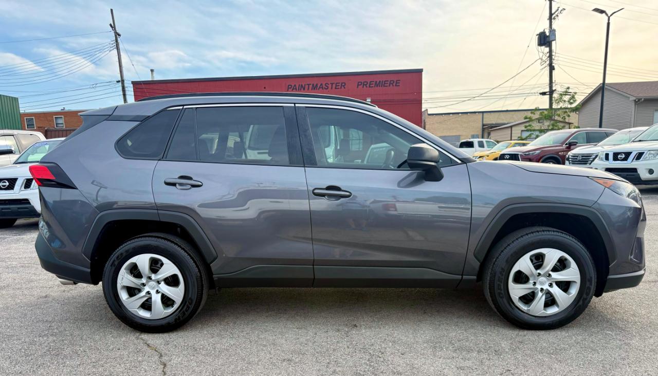 Toyota RAV4 LE 2021