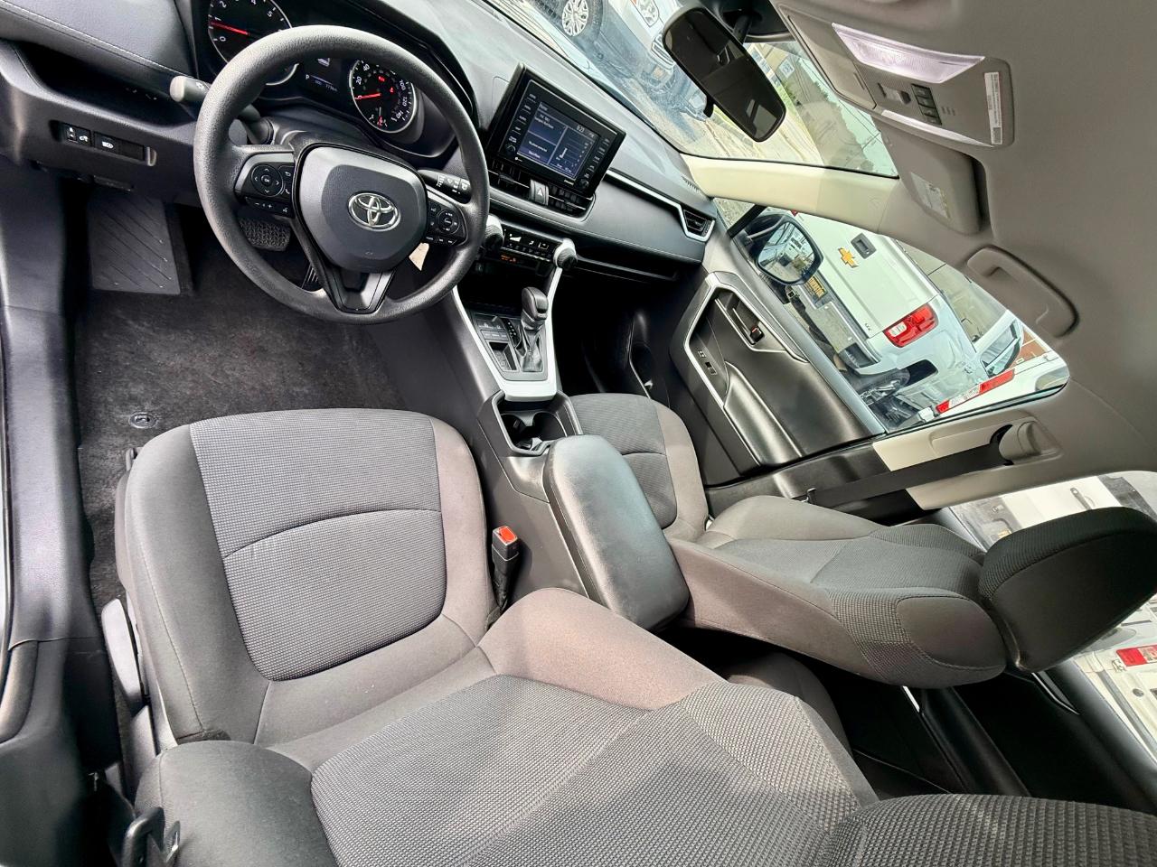 Toyota RAV4 LE 2021