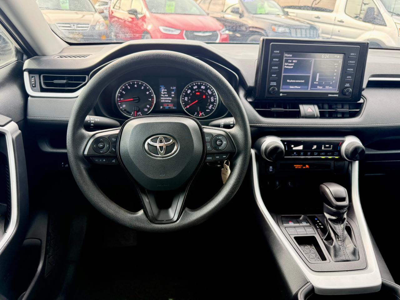 Toyota RAV4 LE 2021