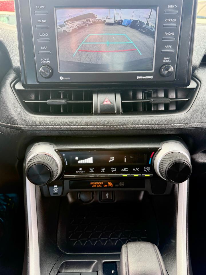 Toyota RAV4 LE 2021