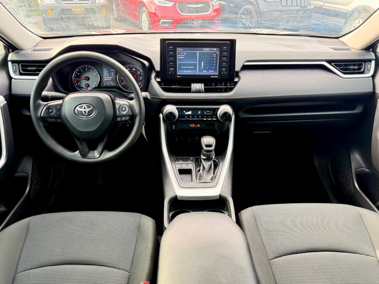Toyota RAV4 LE 2021