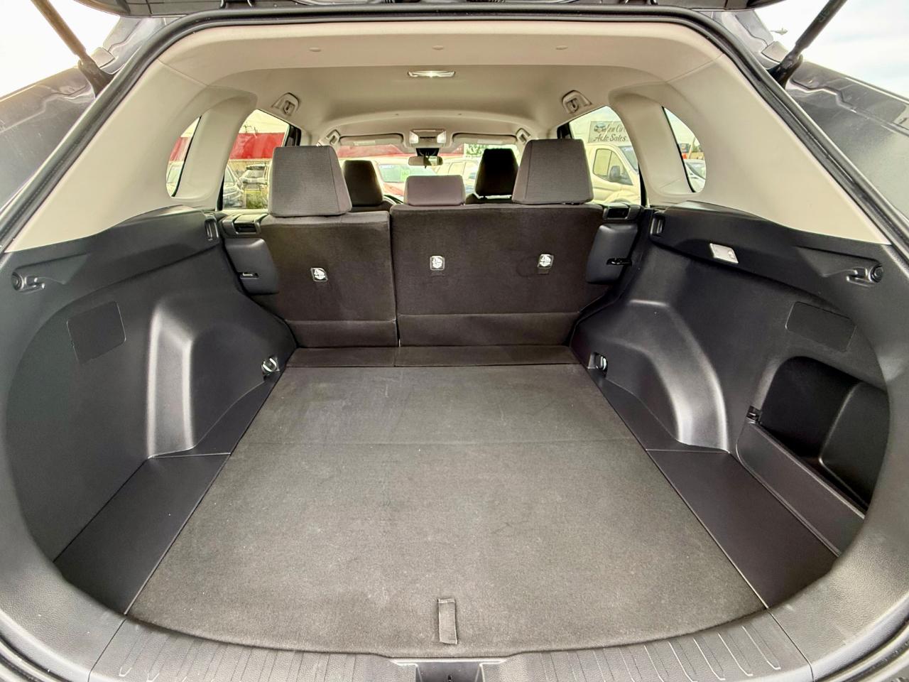 Toyota RAV4 LE 2021
